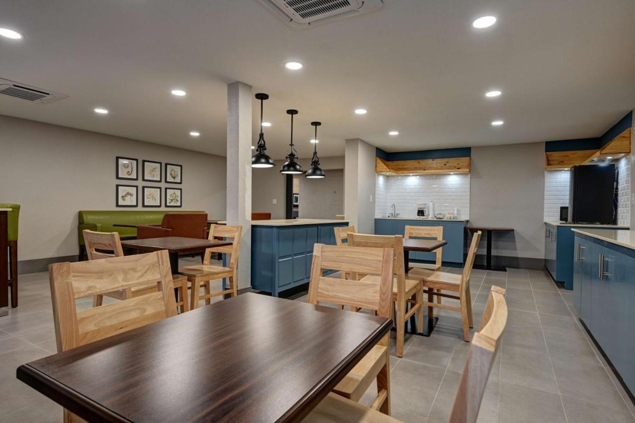 Country Inn & Suites By Radisson, Pierre, Sd Εξωτερικό φωτογραφία