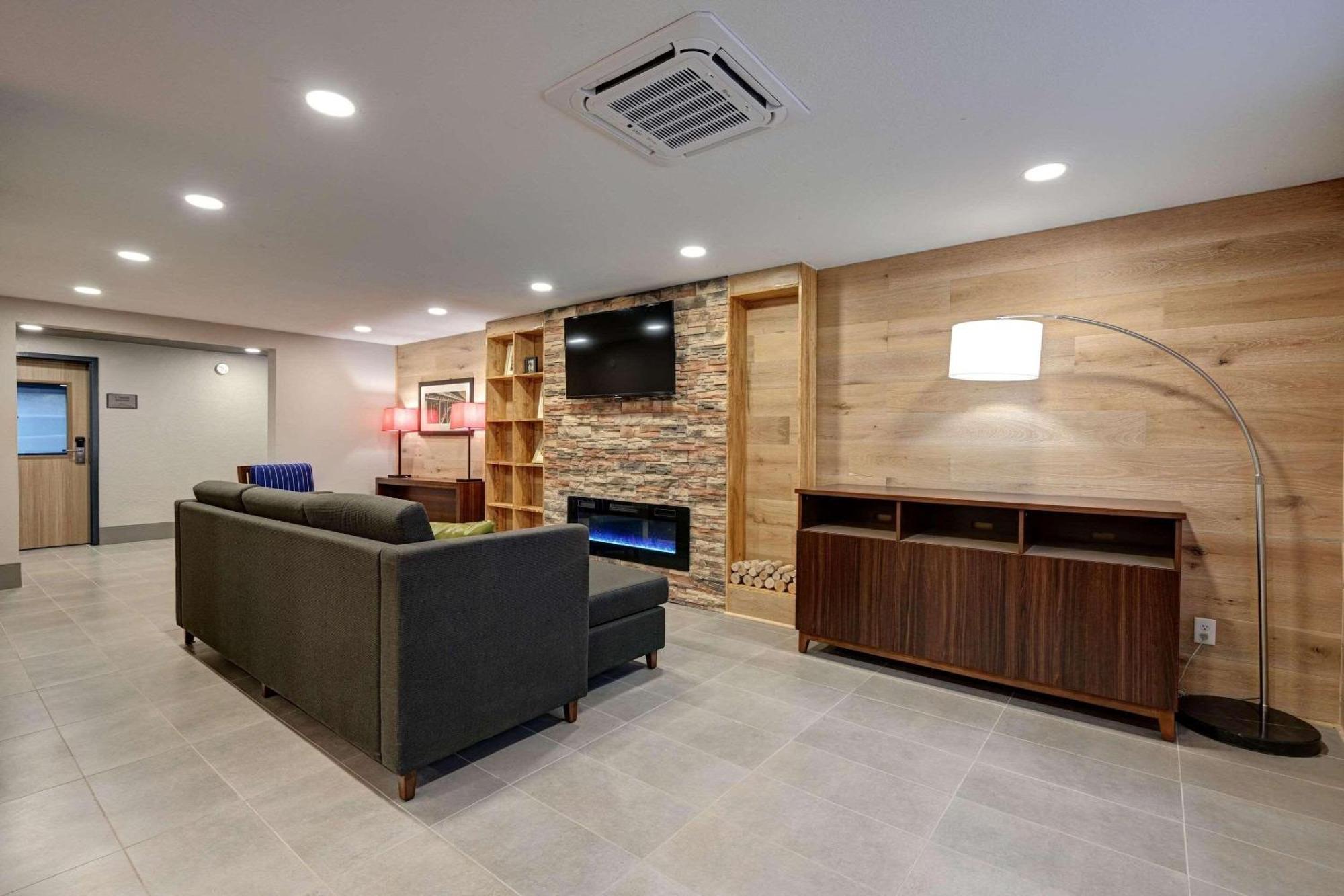 Country Inn & Suites By Radisson, Pierre, Sd Εξωτερικό φωτογραφία