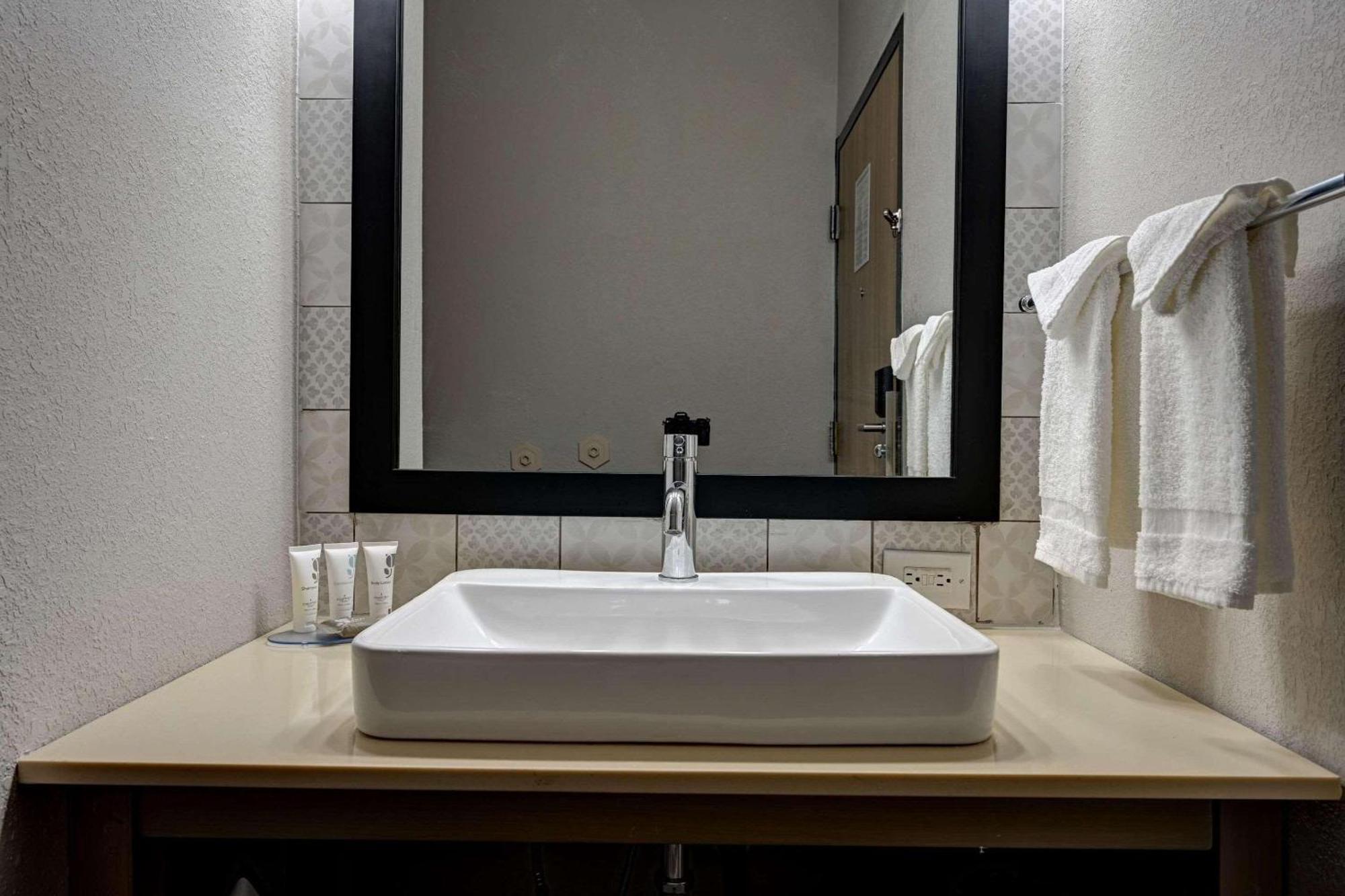 Country Inn & Suites By Radisson, Pierre, Sd Εξωτερικό φωτογραφία